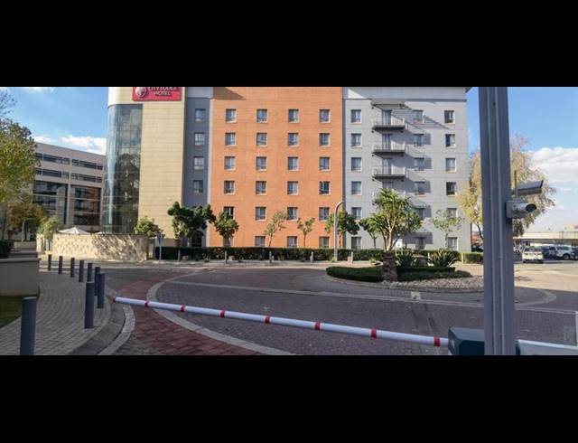 BUSINESS PROPERTY TO RENT IN LYNNWOOD MANOR